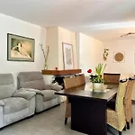 110m2, 7 Pers, Jacuzzi , 3 Chambres, Terrain Clos Et Arbore 2500m2 * Trèbes