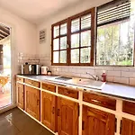 110m2, 7 Pers, Jacuzzi , 3 Chambres, Terrain Clos Et Arboré 2500m2 Villa Trèbes