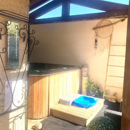 Βίλα 110m2, 7 Pers, Jacuzzi , 3 Chambres, Terrain Clos Et Arbore 2500m2