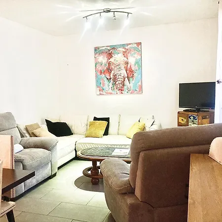 Villa 110m2, 7 Pers, Jacuzzi , 3 Chambres, Terrain Clos Et Arbore 2500m2 Trebes