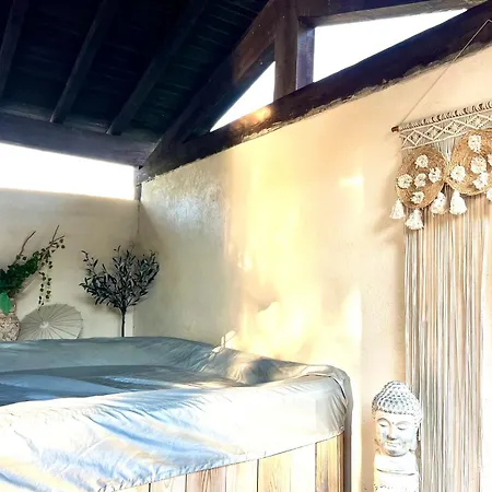 110m2, 7 Pers, Jacuzzi , 3 Chambres, Terrain Clos Et Arbore 2500m2 *