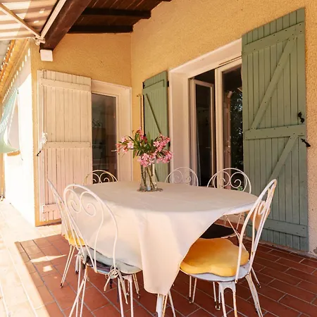 110m2, 7 Pers, Jacuzzi , 3 Chambres, Terrain Clos Et Arbore 2500m2 Villa *