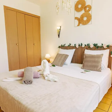 110m2, 7 Pers, Jacuzzi , 3 Chambres, Terrain Clos Et Arbore 2500m2 *